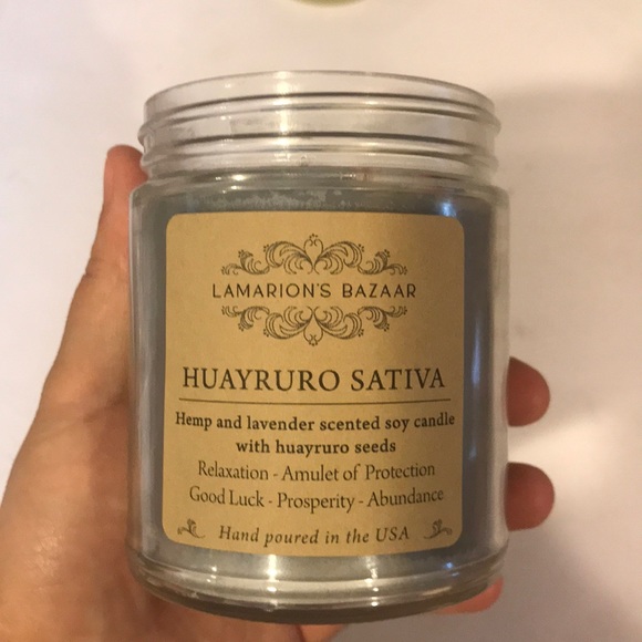 Hemp-Lavender soy Candle w/ huayruro seeds - Picture 3 of 3